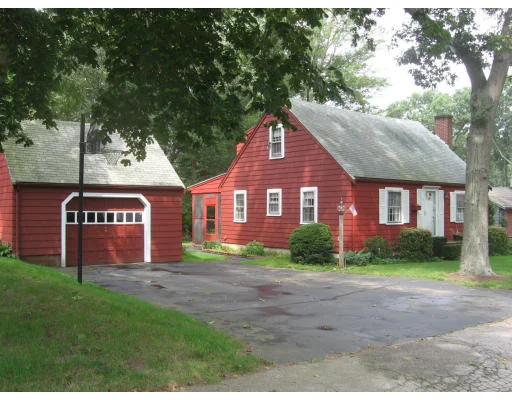 Unit for sale at 75 Elmer Rd, Weymouth, MA 02190