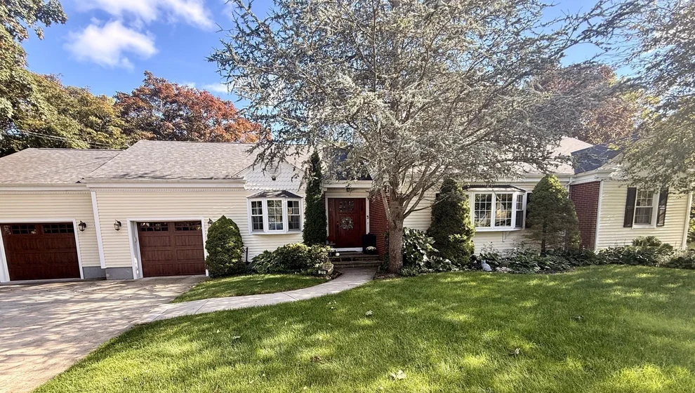 Unit for sale at 270 Gardner St, New Bedford, MA 02740