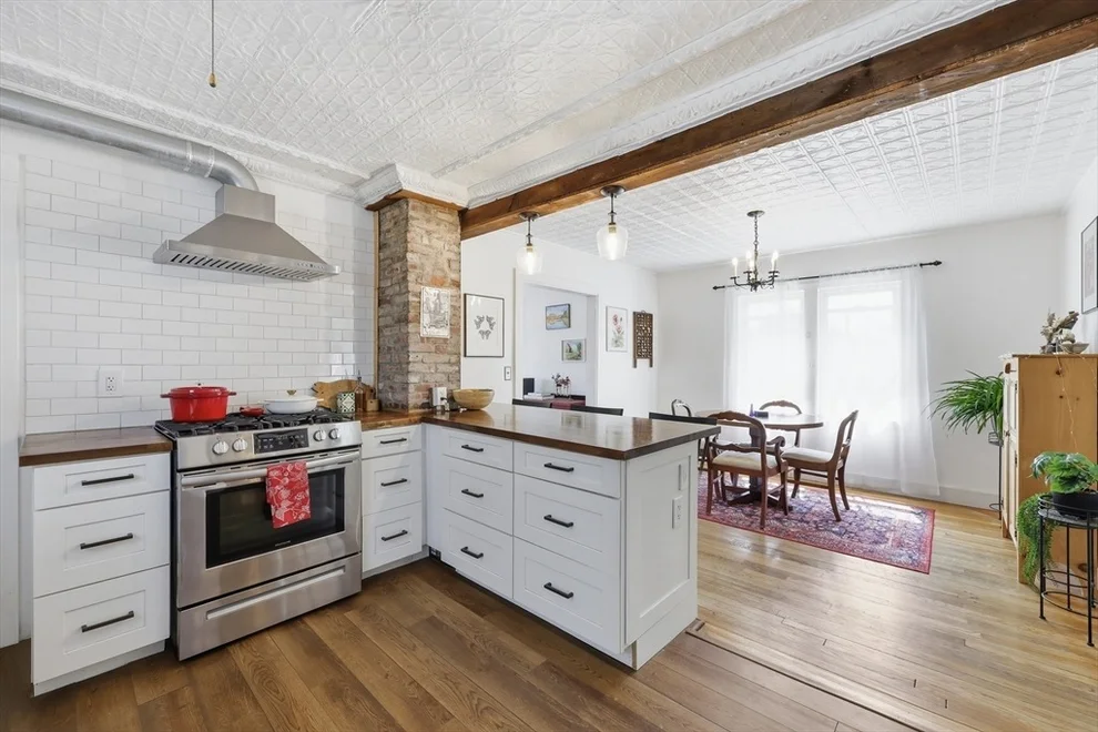 Unit for sale at 95 Wedgewood Ter, Holyoke, MA 01040