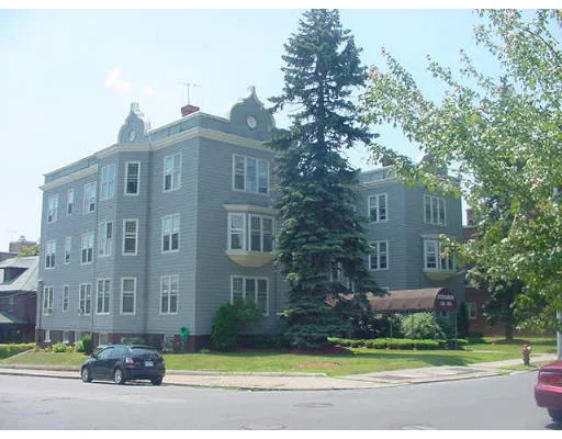 Unit for sale at 252 Ocean St, Lynn, MA 01902