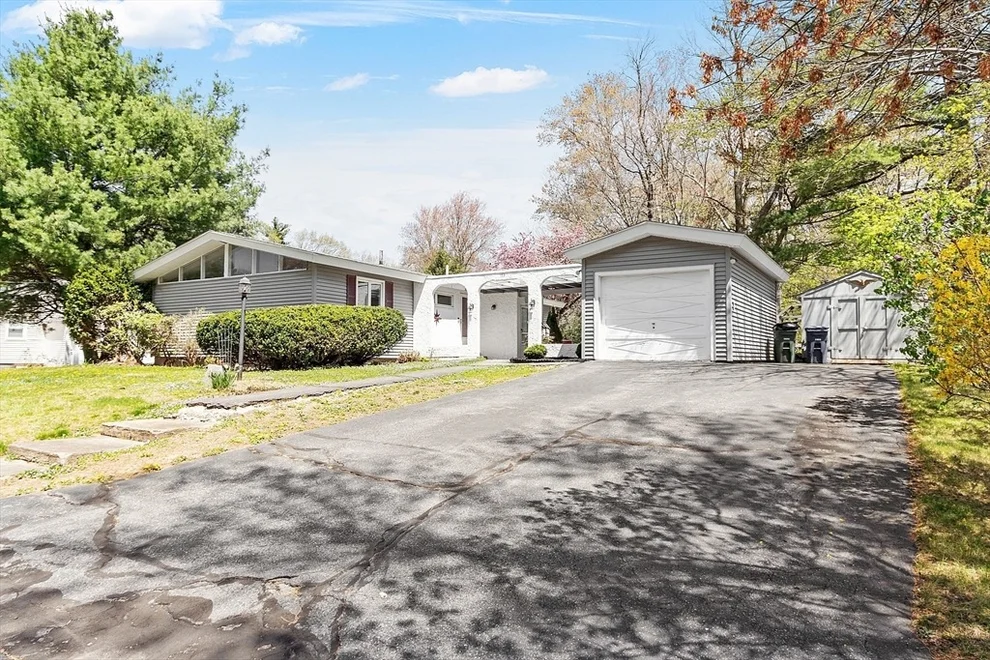 Unit for sale at 163 Smith St, Leominster, MA 01453