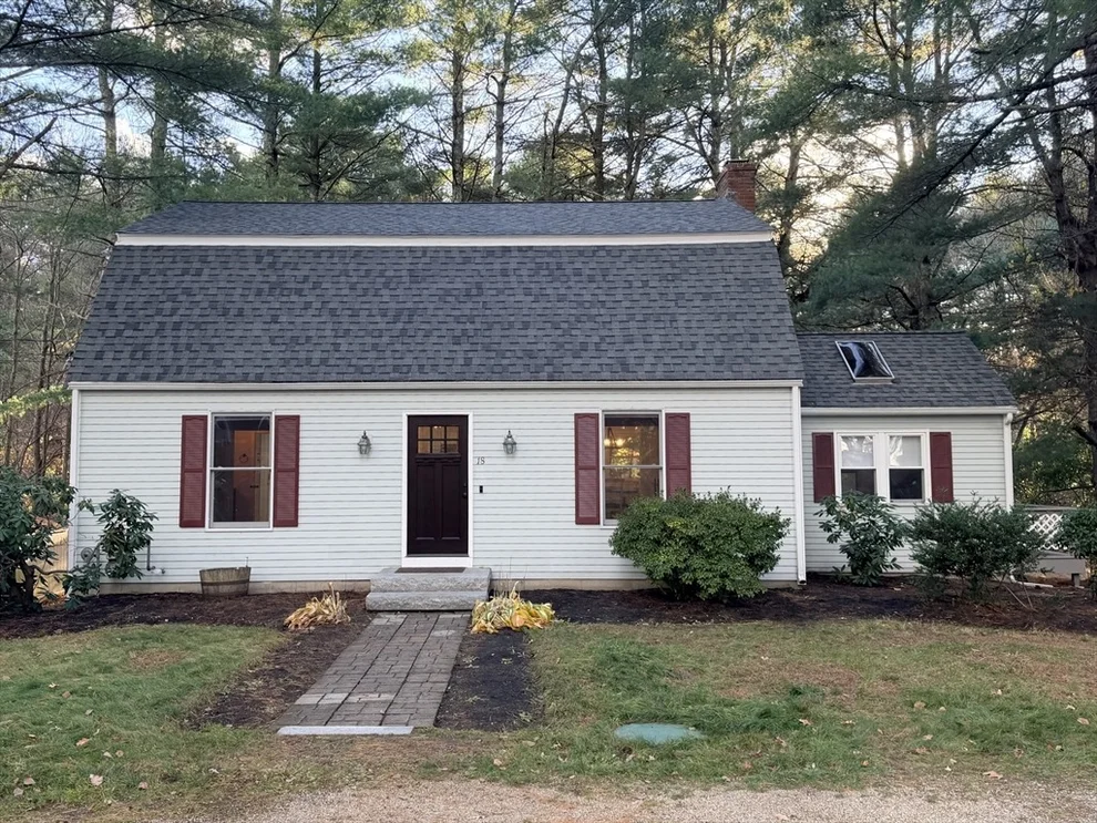 Unit for sale at 18 Boxford Rd, Topsfield, MA 01983