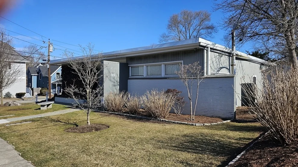 Unit for sale at 95 Cross St, Winchester, MA 01890