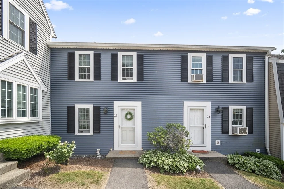 Unit for sale at 585 Turnpike St, Easton, MA 02375