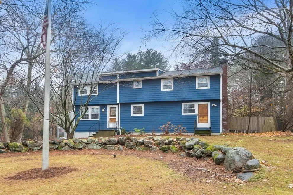 Unit for sale at 95 Bellflower Rd, Billerica, MA 01821