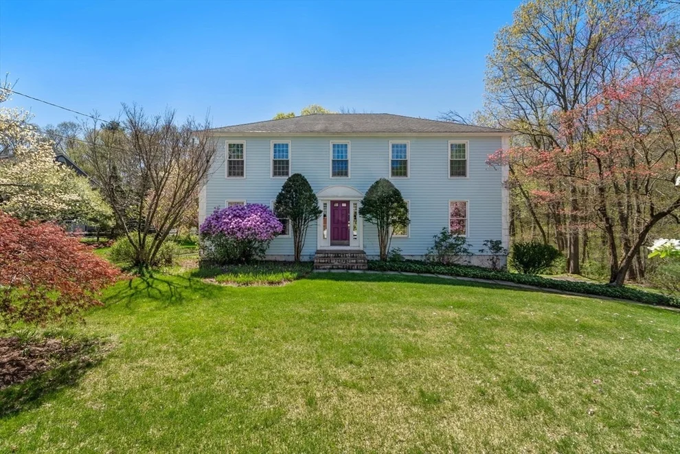 Unit for sale at 16 Parmenter Rd, Framingham, MA 01701