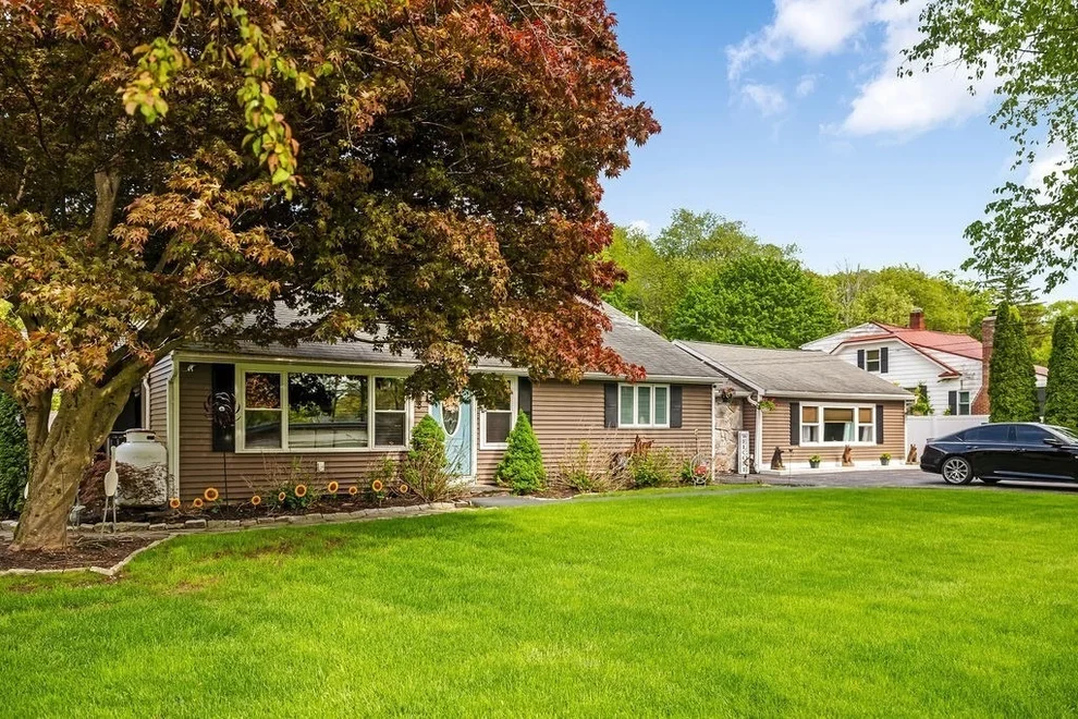 Unit for sale at 8 New Spencer Road, Charlton, MA 01507
