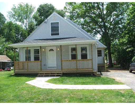 Unit for sale at 4 Summit Street, Webster, MA 01570