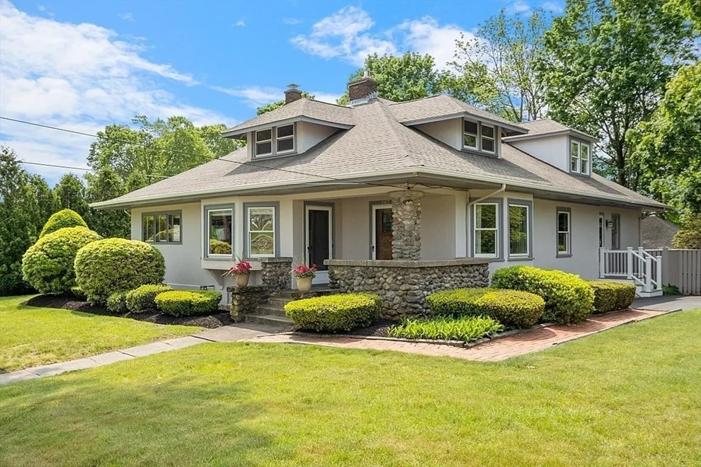 Unit for sale at 662 Main St, Shrewsbury, MA 01545
