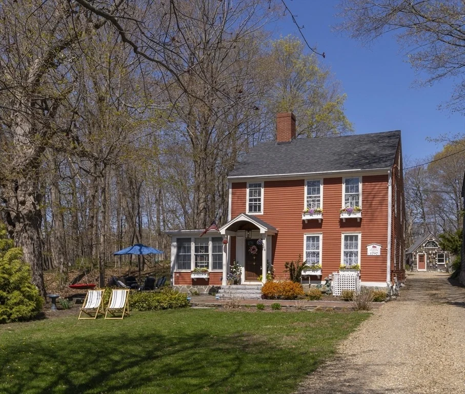 Unit for sale at 356 Main St, Amesbury, MA 01913