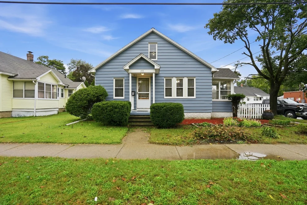 Unit for sale at 1774 Carew St, Springfield, MA 01104