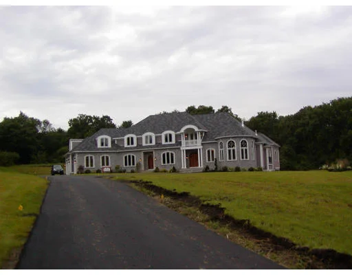 Unit for sale at 39 Prospect St, Topsfield, MA 01983