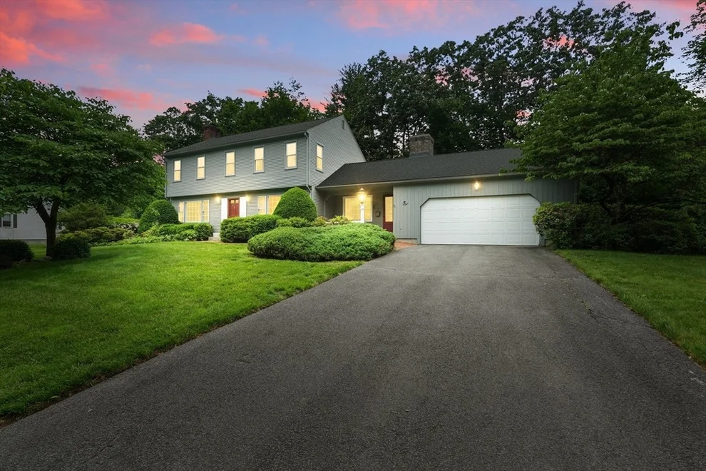 Unit for sale at 98 Coventry Ln, Longmeadow, MA 01106