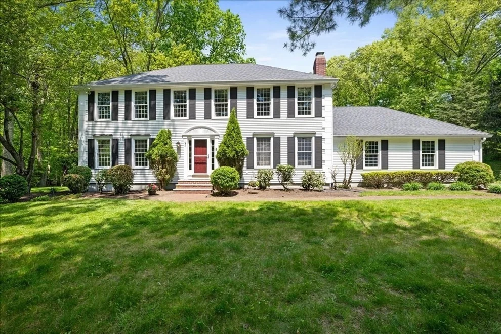 Unit for sale at 6 Teresa Cir, Franklin, MA 02038