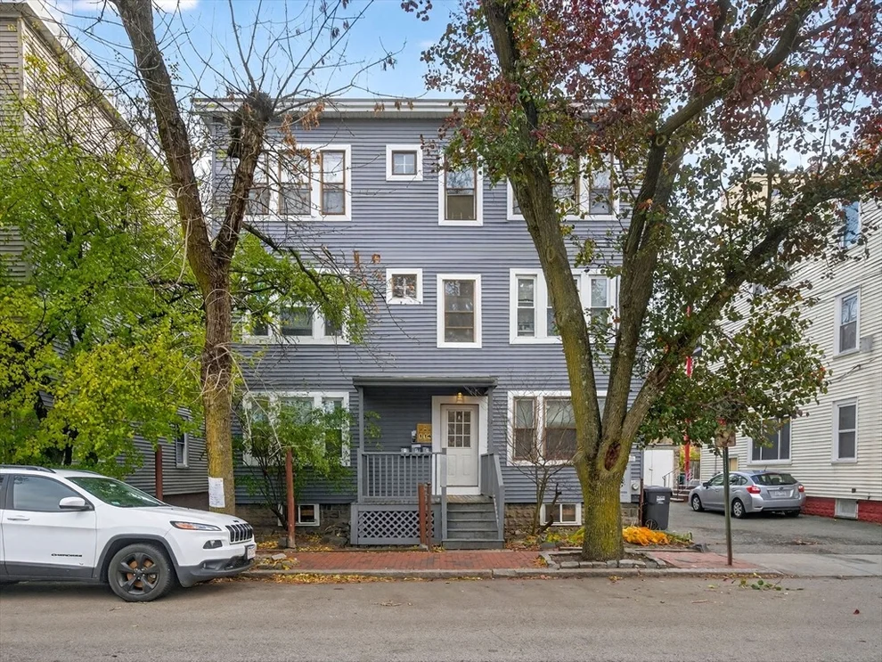 Unit for sale at 114 Elm St, Cambridge, MA 02139
