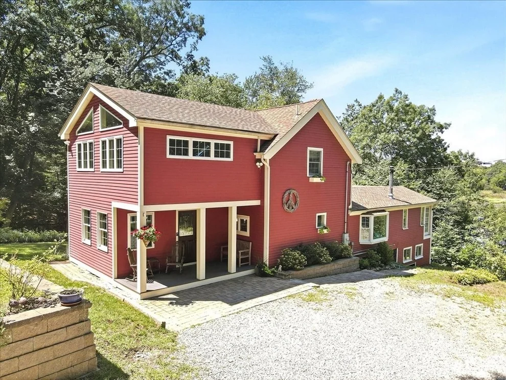Unit for sale at 7 Bridle Path, Weymouth, MA 02189
