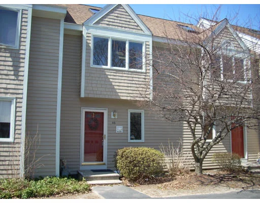 Unit for sale at 46 Hunters Run Pl, Haverhill, MA 01832