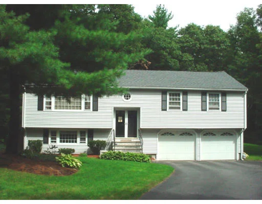Unit for sale at 333 Raleigh Tavern Lane, North Andover, MA 01845