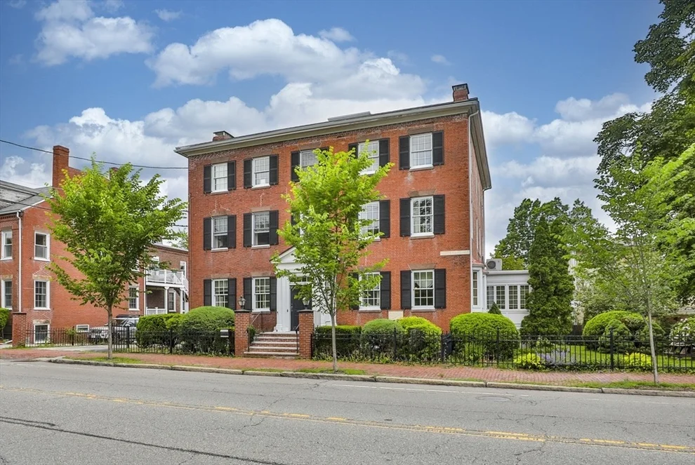 Unit for sale at 124 High Street, Newburyport, MA 01950