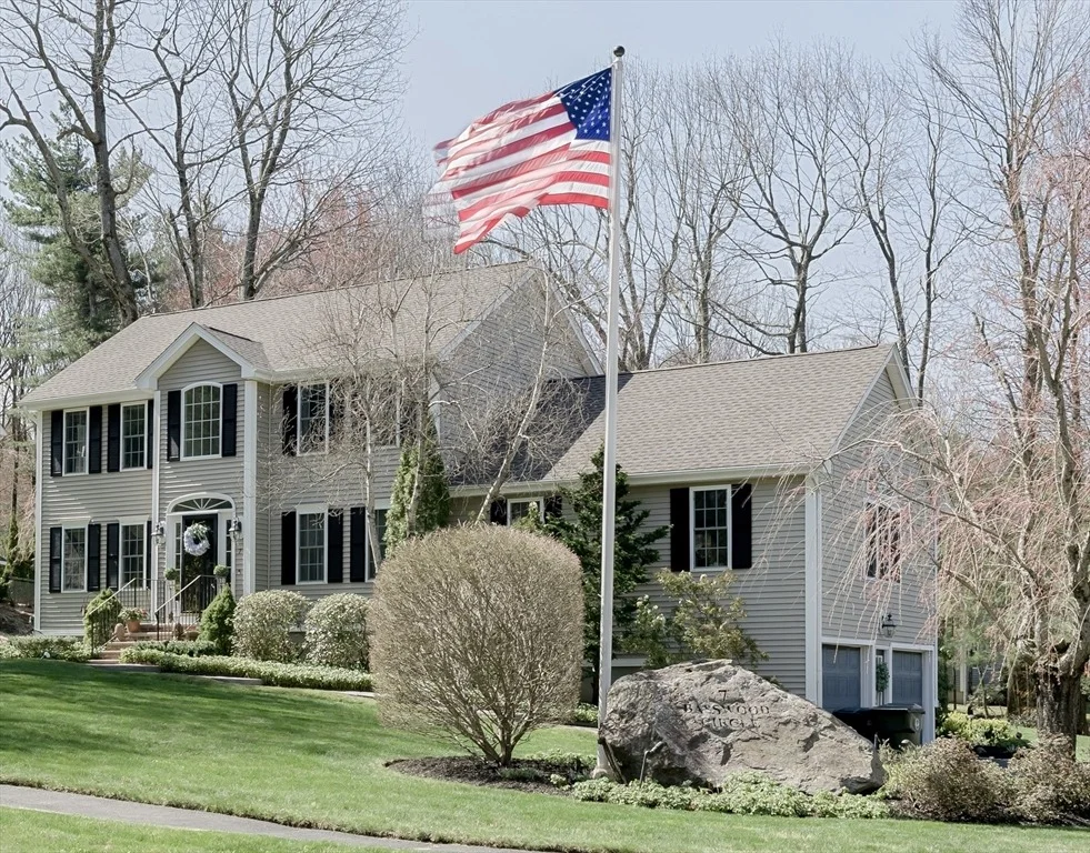 Unit for sale at 7 Basswood Circle, Holden, MA 01520