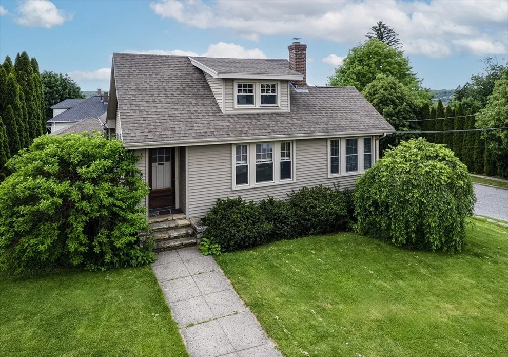 Unit for sale at 53 Hillcroft Ave, Worcester, MA 01606