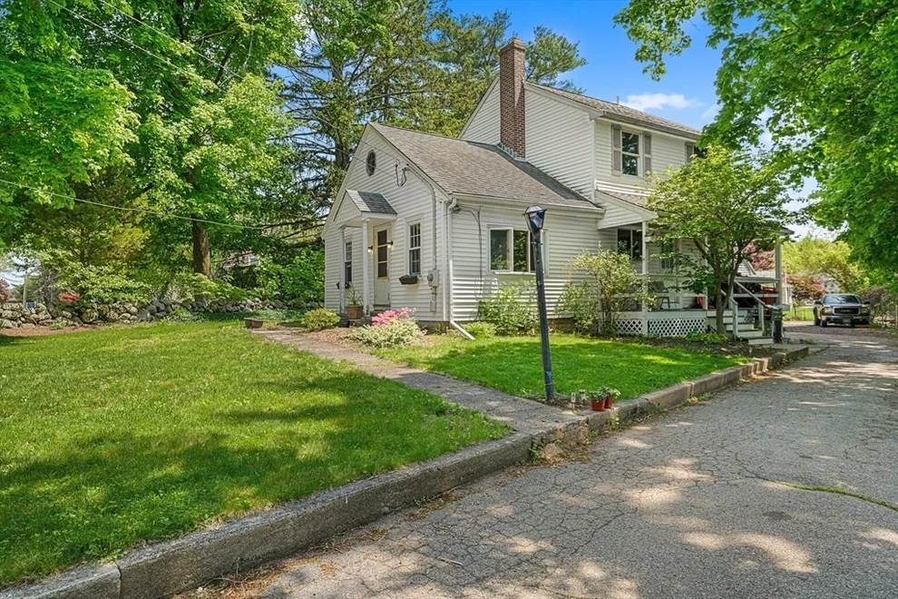Unit for sale at 109 Cocasset St, Foxboro, MA 02035
