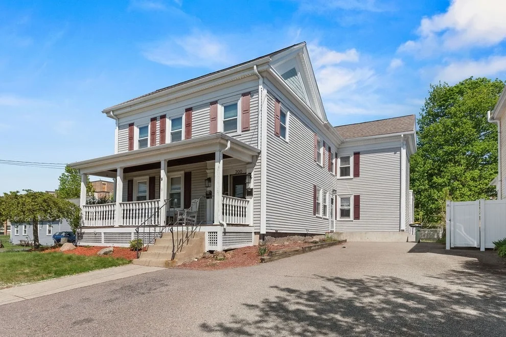 Unit for sale at 200 Union St, Franklin, MA 02038