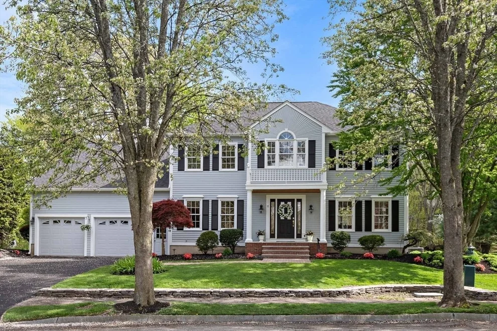 Unit for sale at 11 Rose Farm Ln, Woburn, MA 01801