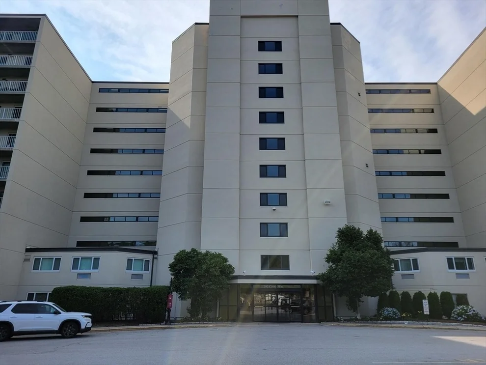 Unit for sale at 200 Cove Way, Quincy, MA 02169
