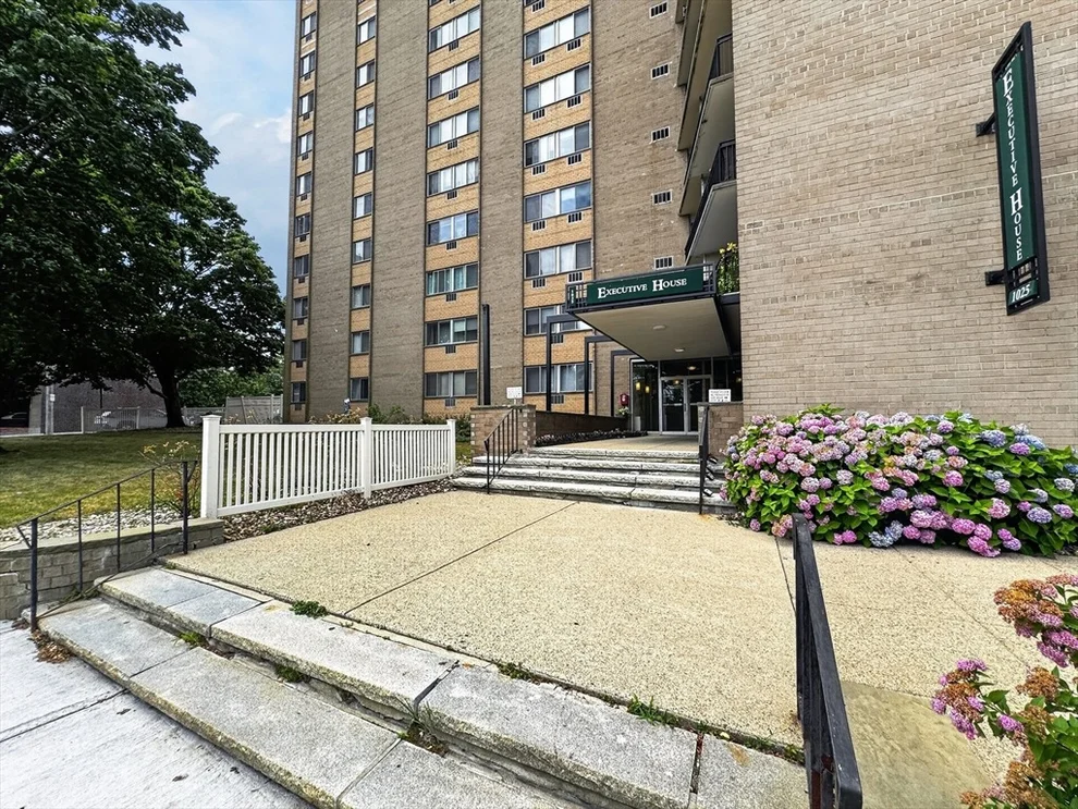 Unit for sale at 1025 Hancock St, Quincy, MA 02169