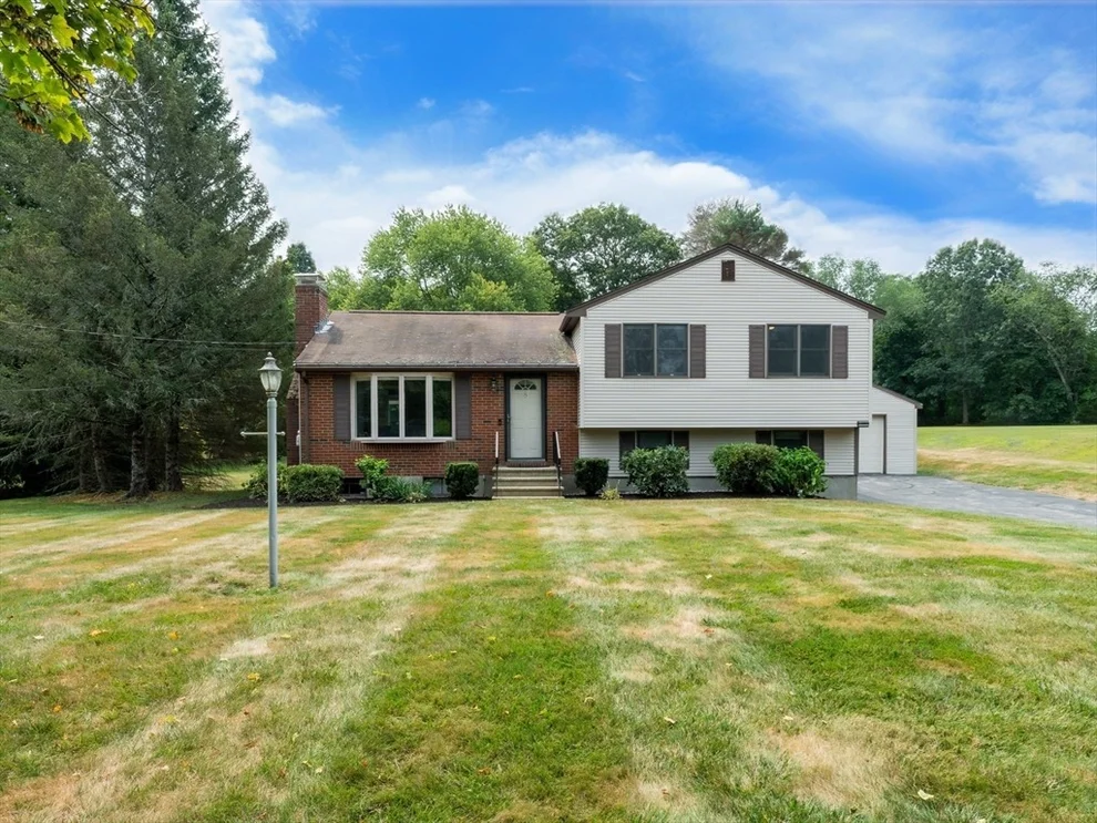 Unit for sale at 8 Wagon Wheel Dr, Bedford, MA 01730