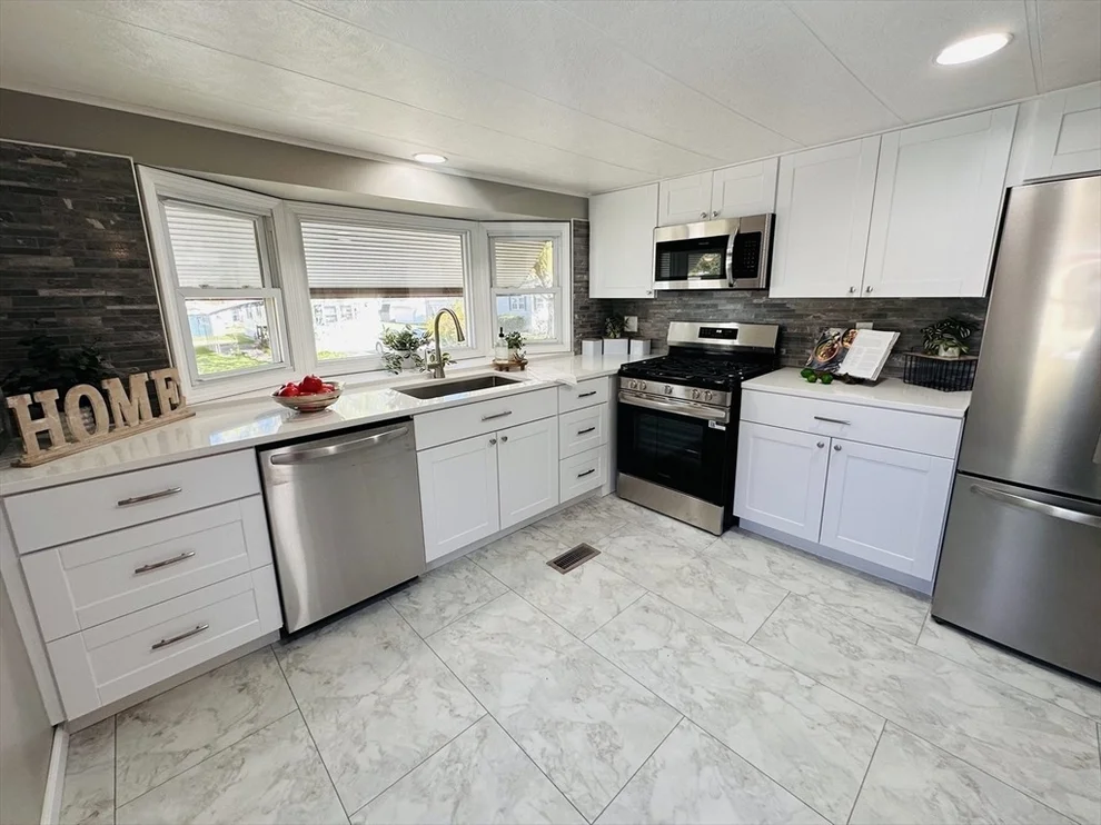 Unit for sale at 11 Lamplighter Ln, Springfield, MA 01119