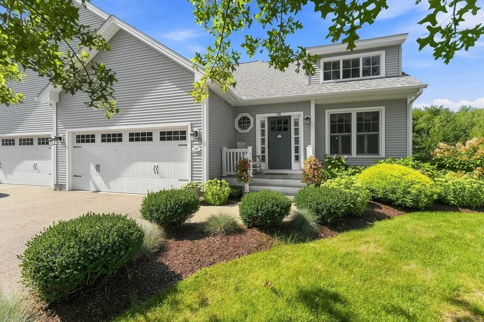 Unit for sale at 135 Brandywyne Ct, South Kingstown, RI 02879