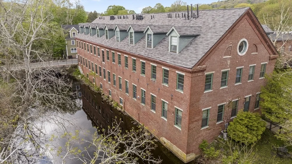 Unit for sale at 25 Pond St, Amesbury, MA 01913