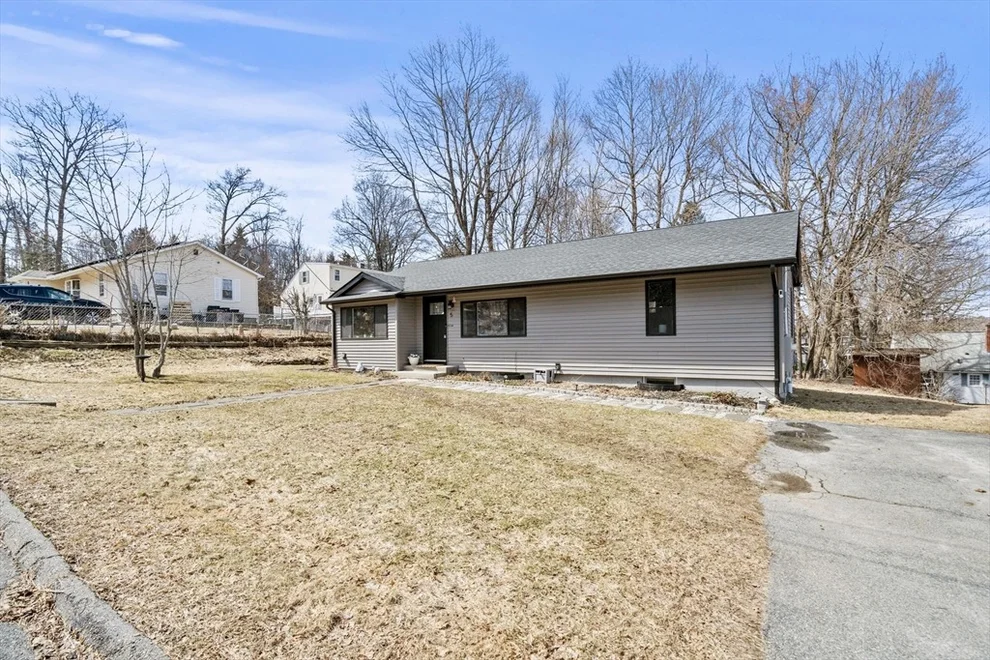 Unit for sale at 5 Wellesley Ave, Worcester, MA 01605