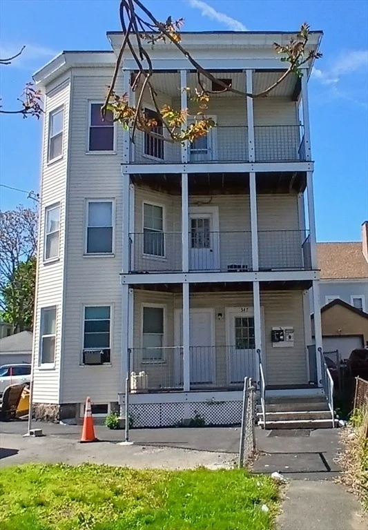 Unit for sale at 347 Summer St, Lynn, MA 01905