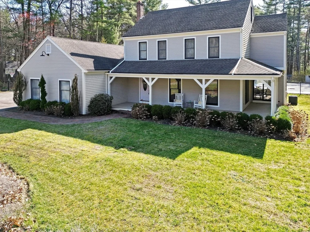 Unit for sale at 9 Forster Rd, Rochester, MA 02770
