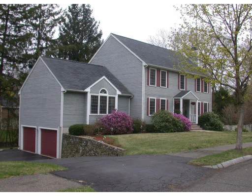 Unit for sale at 28 Middlebury Lane, Beverly, MA 01915