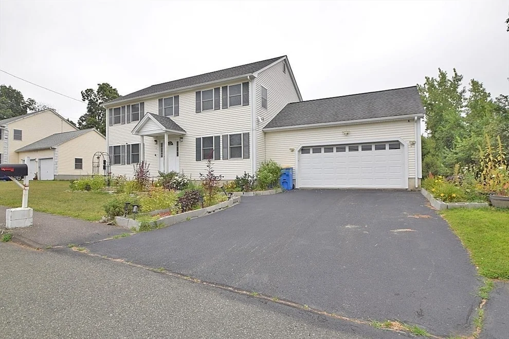Unit for sale at 5 Greenhouse Way, Randolph, MA 02368