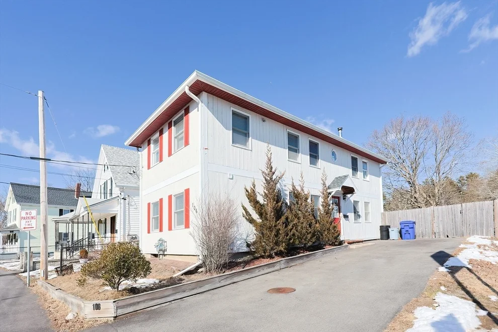 Unit for sale at 106 Summer St, Taunton, MA 02780