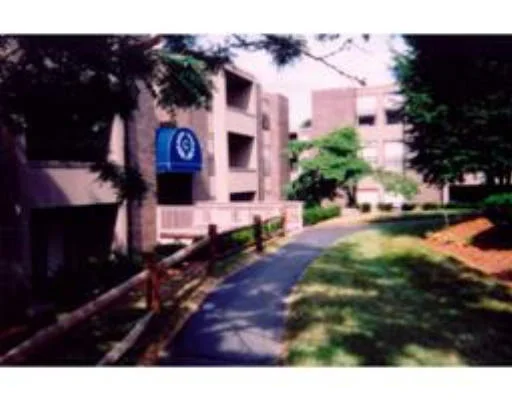 Unit for sale at 30 Shrewsbury Green Dr, Shrewsbury, MA 01545