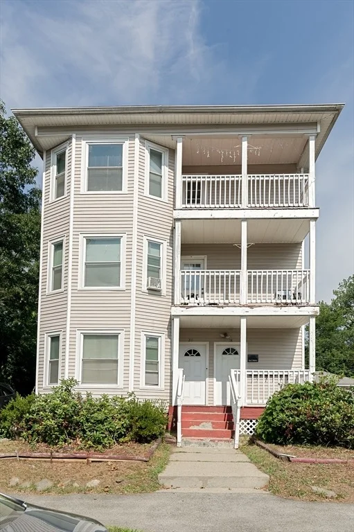 Unit for sale at 26 Haynes St, Worcester, MA 01603