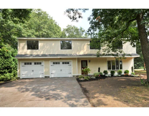 Unit for sale at 25 Stagecoach, Ashland, MA 01721