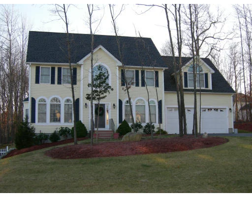 Unit for sale at 9 Harvest Drive, Cumberland, RI 02864