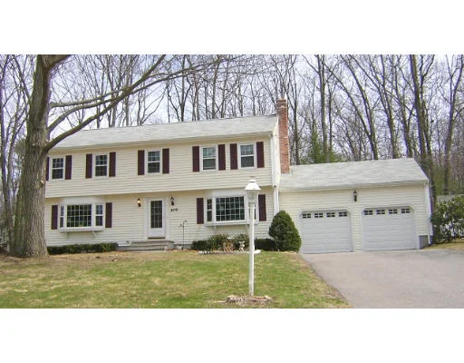 Unit for sale at 409 Oakland Pkwy, Franklin, MA 02038
