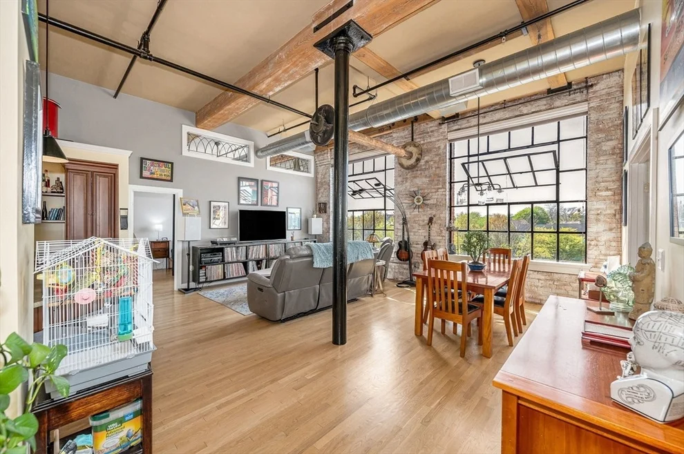 Unit for sale at 491 Dutton St, Lowell, MA 01854