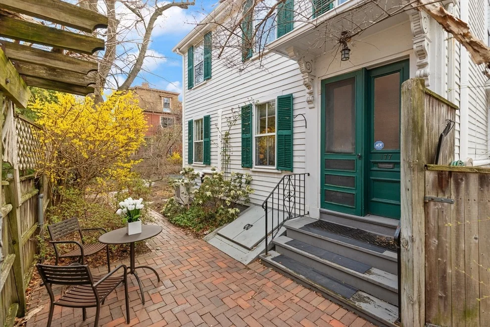 Unit for sale at 177 Prospect St, Cambridge, MA 02139