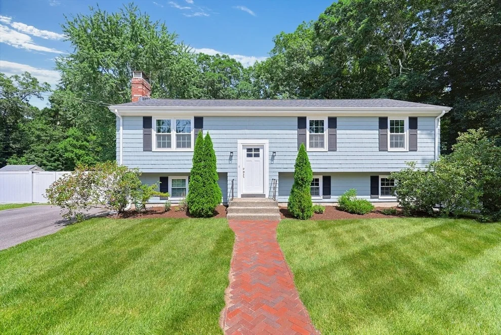 Unit for sale at 96 Glenfield Rd, North Attleboro, MA 02760