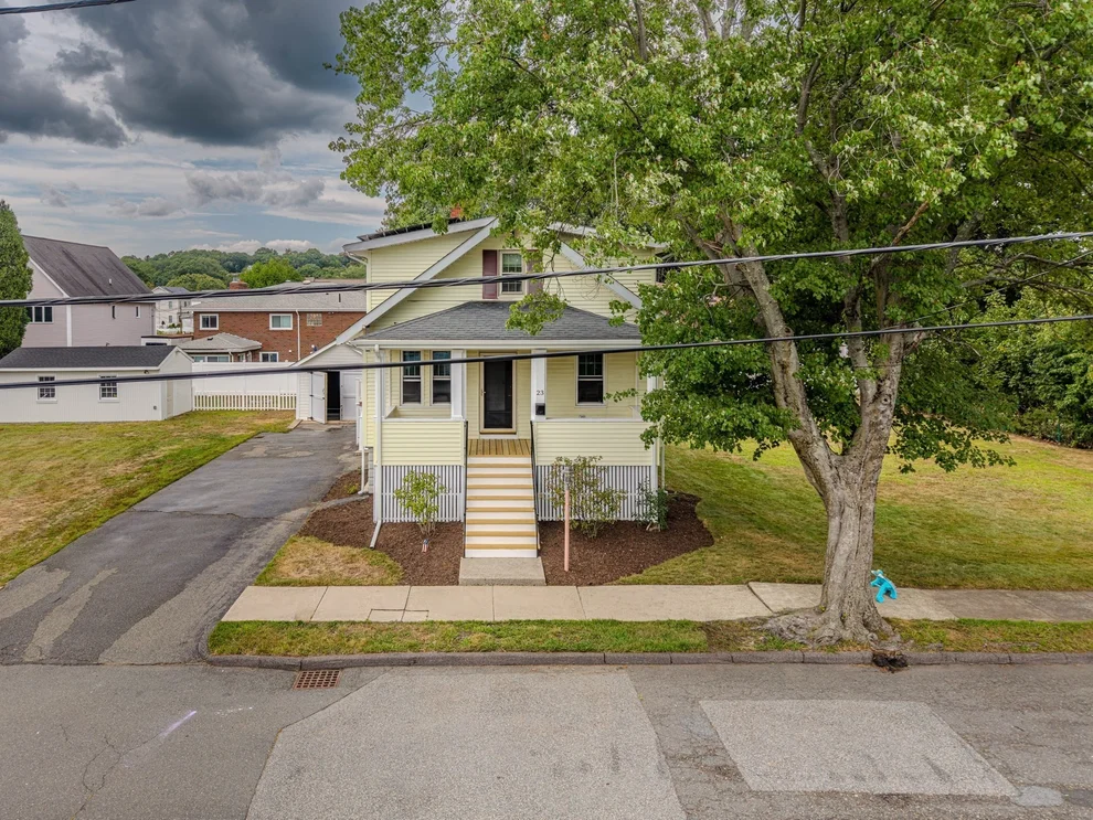 Unit for sale at 23 Henry St, Saugus, MA 01906