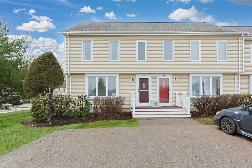 Unit for sale at 835 Mount Hope St, North Attleboro, MA 02760
